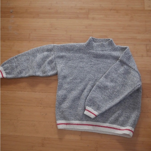 Grey Roots turtle neck - Picture 2 of 2